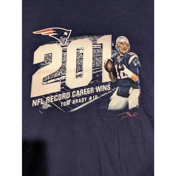 New England Patriots Tom Brady 201 NFL Career Wins Long Sleeve Shirt Mens Medium - Picture 4 of 8